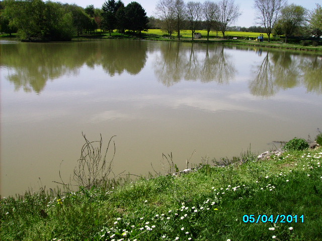 saisons/printemps-plan-d-eau-3.JPG